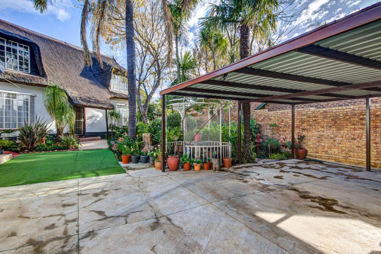Lavender Villa No Loadshedding Kempton Park Exteriör bild